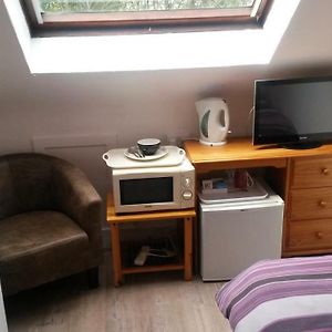 Single Room Shared Shower Toilet